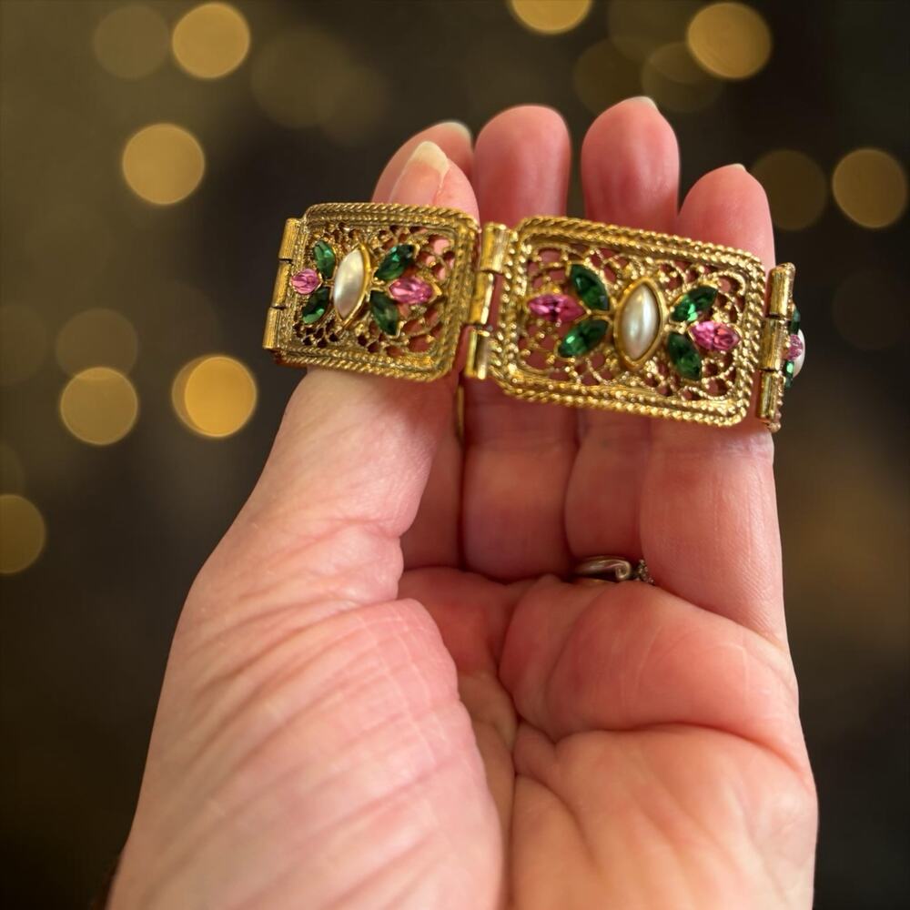 1928 Jewelry Vintage Gold Tone Filigree Bracelet Pink Green Faux Pearl 7.5”